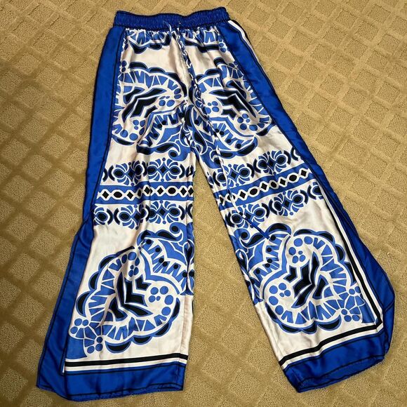 Zara Women's Blue and White Printed Satin Two Piece Suit - Picture 2 of 4